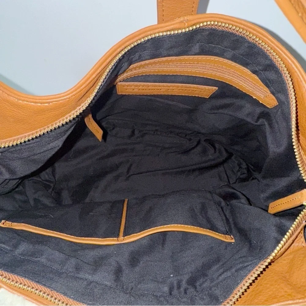 Clever Carriage Tan Leather Hobo Bag Shearling Detail EarPod Case Cowboy Rodeo